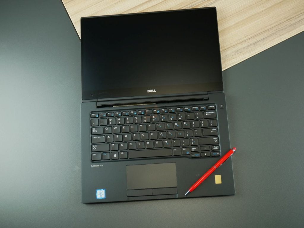 Dell Latitude 7370 cena